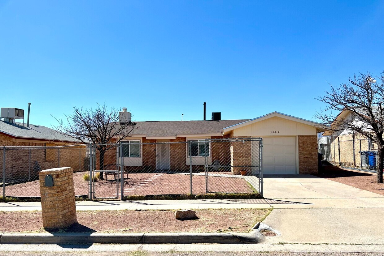 Primary Photo - 10817 Onyxstone St