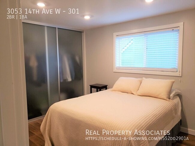 Building Photo - 2 Bedroom AWESOME VIEW and location on Wes...