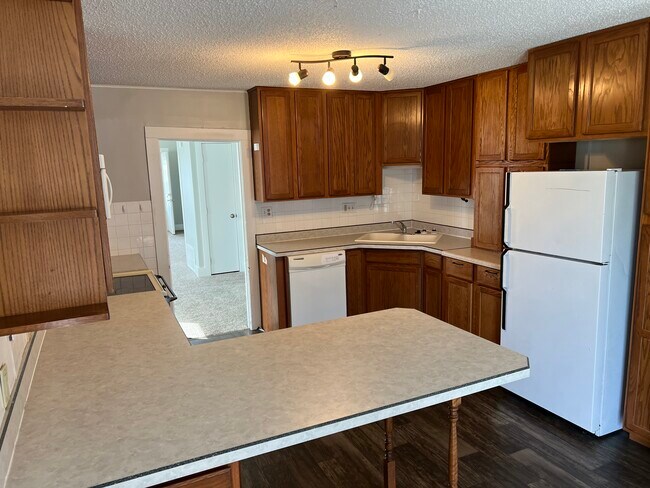 Kitchen - 1335 6th Ave