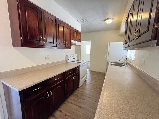 Building Photo - No Hoa! Single Story House with 4 Bedrooms...