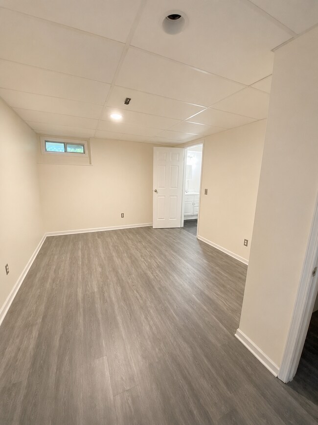 Foto del edificio - Room in House on Smoke Hill Dr NE