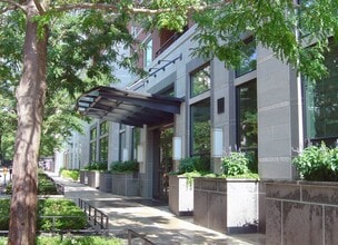 Building Photo - 270 E Pearson St