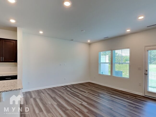 Building Photo - 1111 Weavers Trce Dr