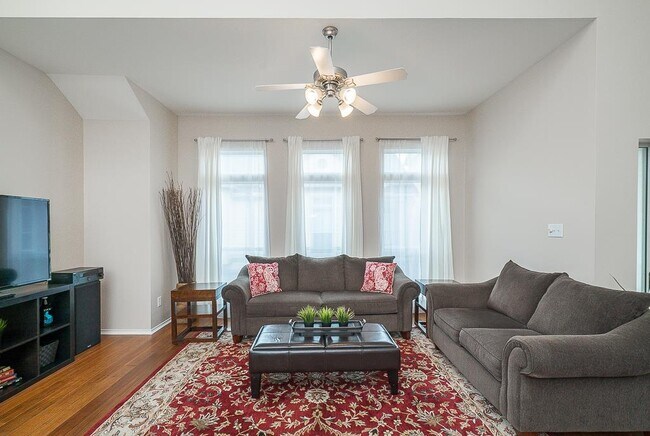 Foto del edificio - 2416 Charleston St