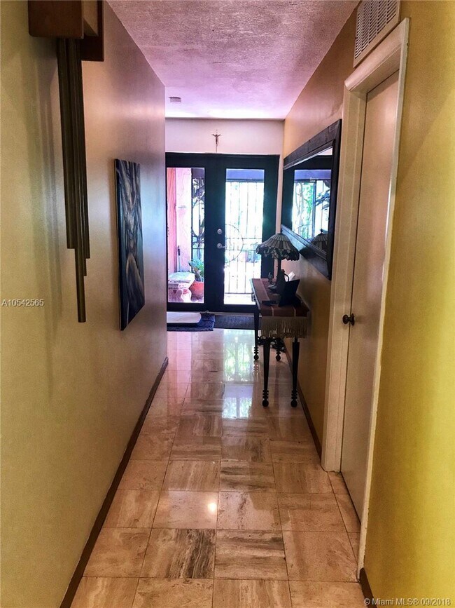 Foto del edificio - 414 NE 195th St
