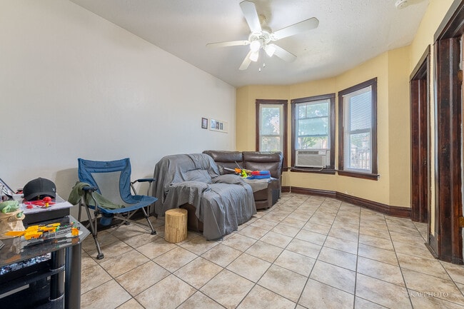 Foto del edificio - 5015 S Rockwell St