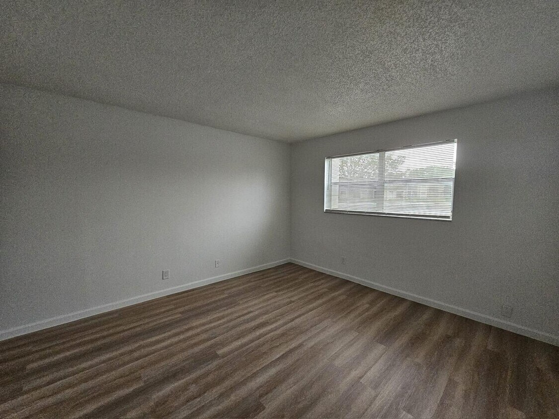 Building Photo - 7901 S Colony Cir