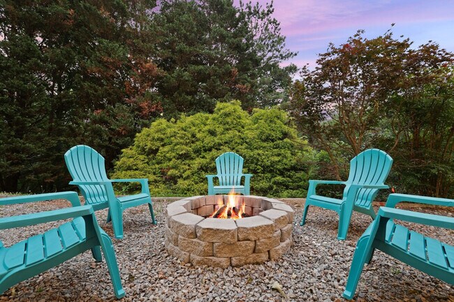 Foto del edificio - 443 Fox Run Dr