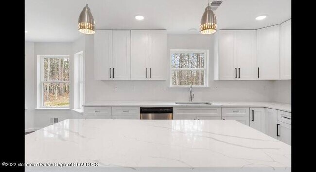 Foto del edificio - 917 Monmouth Ave