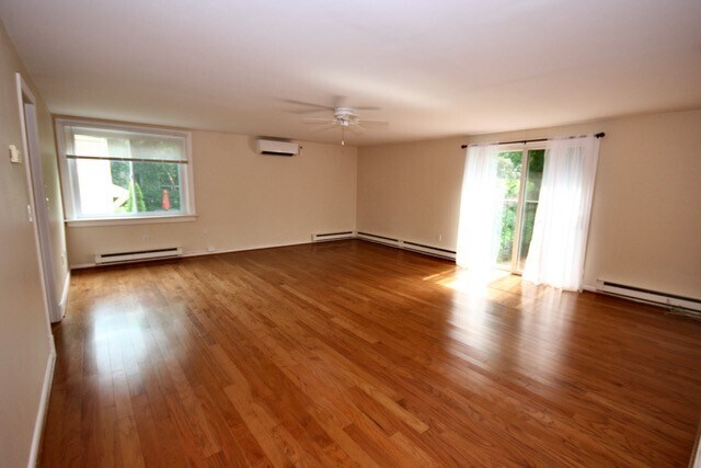 Living room & Dining room - 36 Ridge St