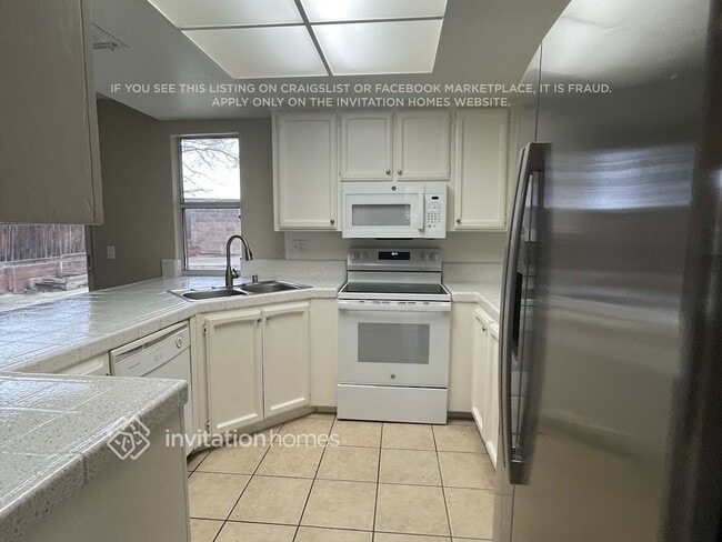 Building Photo - 529 Oakborough Ave