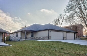 Building Photo - 2903 E University St