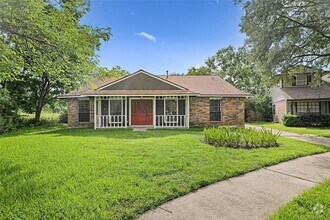Building Photo - 8402 Pine Shores Dr