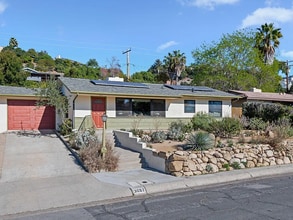 Building Photo - 3052 Lucinda Ln