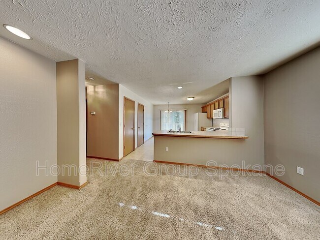 Building Photo - 3127 E 18th Ave