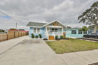 Building Photo - 875 53rd Terrace N