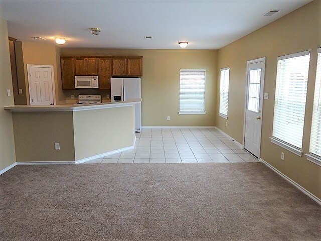 Foto del edificio - 5112 Parkplace Dr