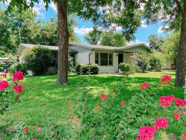 Building Photo - 1808 Princeton Ave