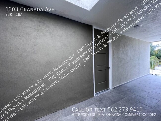 Building Photo - LARGE 2 bed/1bath apt next to Golf Course