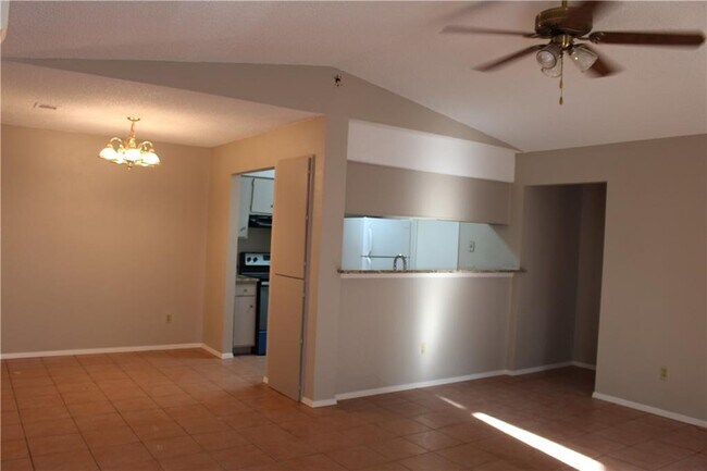 Foto del edificio - 8003 Dowling Cove