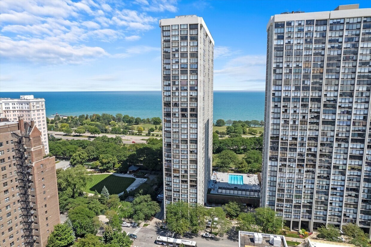 Foto principal - 5455 N Sheridan Rd