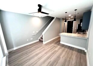 Building Photo - 5005 E Parmer Ln