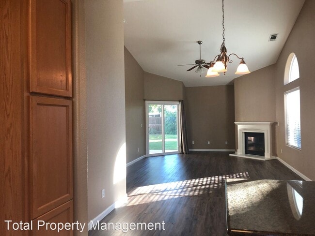 Building Photo - 4 br, 2 bath House - 1778 Rosa Ave.