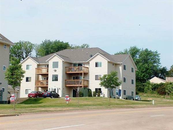 Foto principal - 4600 Grand Ave