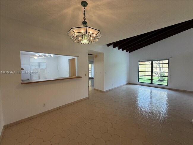 Foto del edificio - 1540 NW 93rd Ave