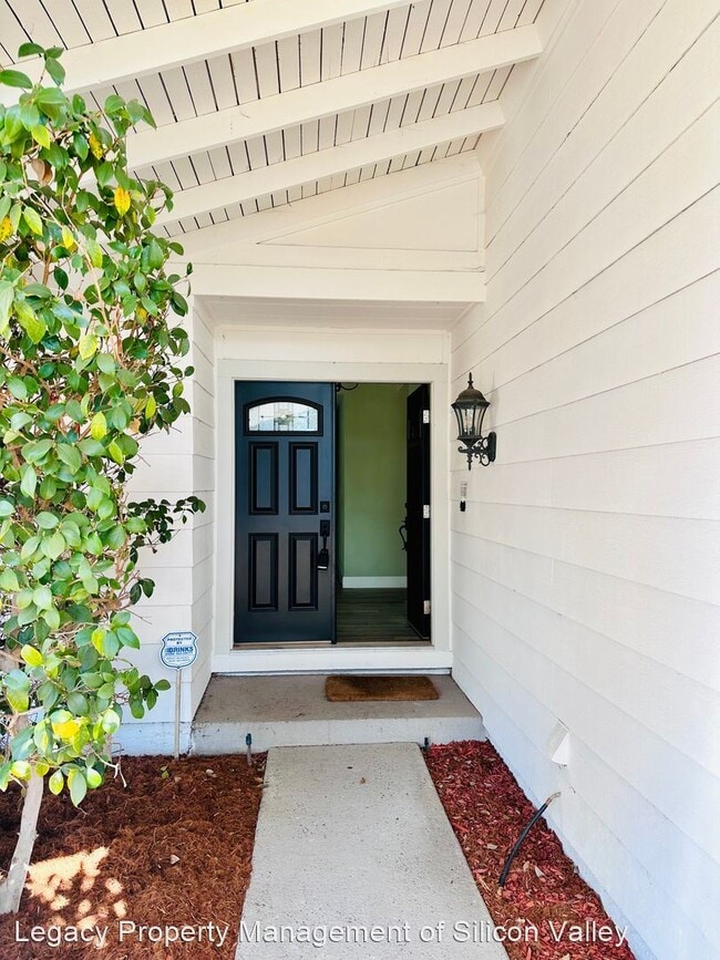 Building Photo - 4 br, 2 bath House - 1160 Sandstone Lane