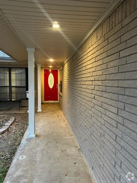 Building Photo - 2714 Tannehill Dr