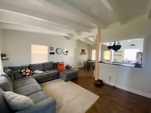 Building Photo - 1011 Green Rd