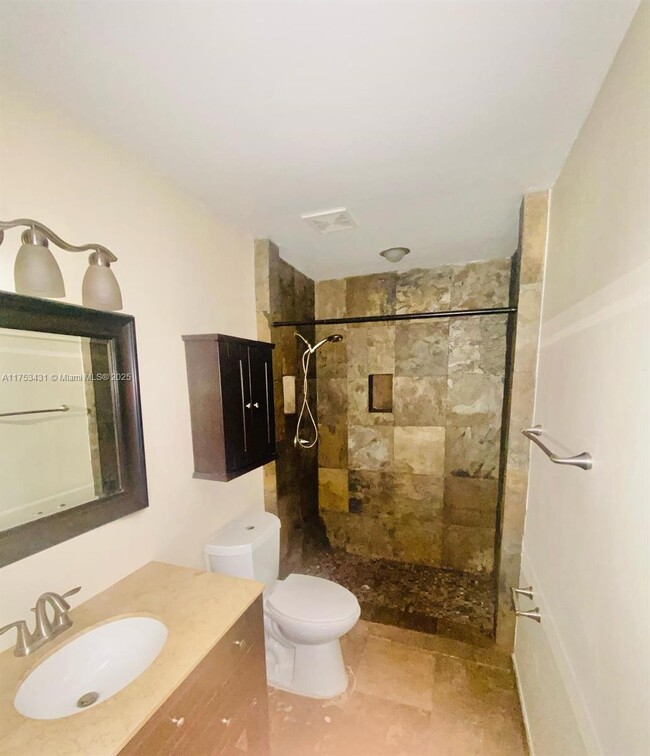Foto del edificio - 3461 NW 44th St