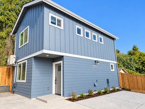 Building Photo - 4142 3rd Ave NW