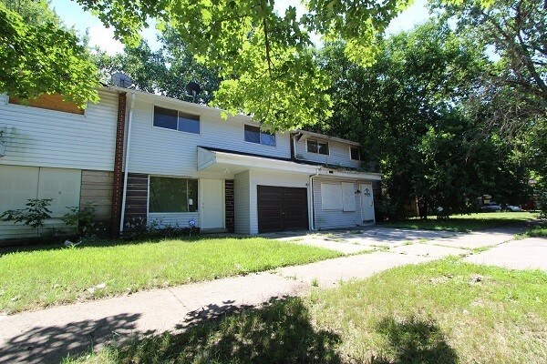Building Photo - 449 W 137th Pl