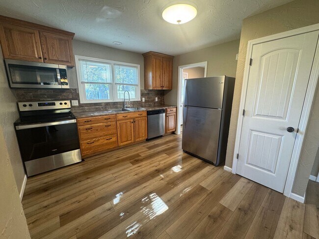 Foto del edificio - Cute 4 bed 2 bath house for rent!