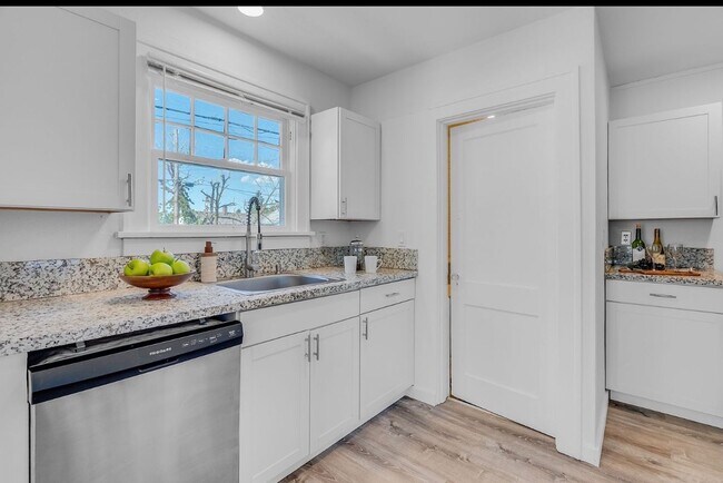 Foto del edificio - 2 bedroom, 1 bath house now available in North Portland! Overlook Neighborhood!