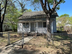 Building Photo - 211 S Weldon St