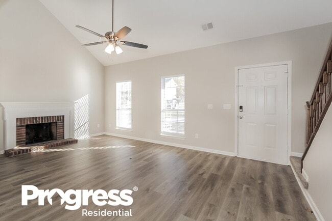 Building Photo - 5013 Farmview Dr