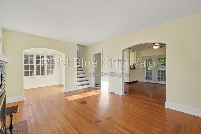 Building Photo - 6735 Plainfield Rd