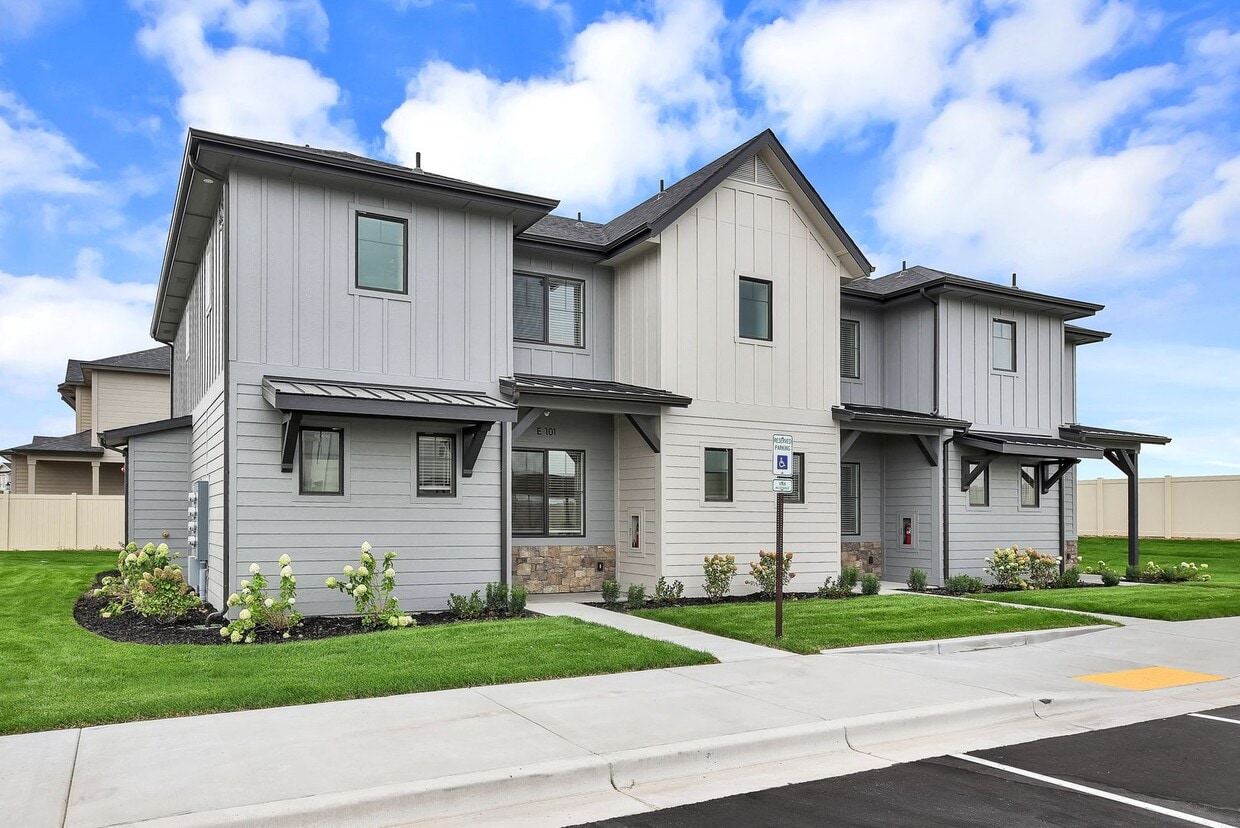 Primary Photo - 4095 S Lone Pne Wy
