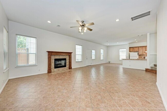 Foto del edificio - 1906 W 42nd St