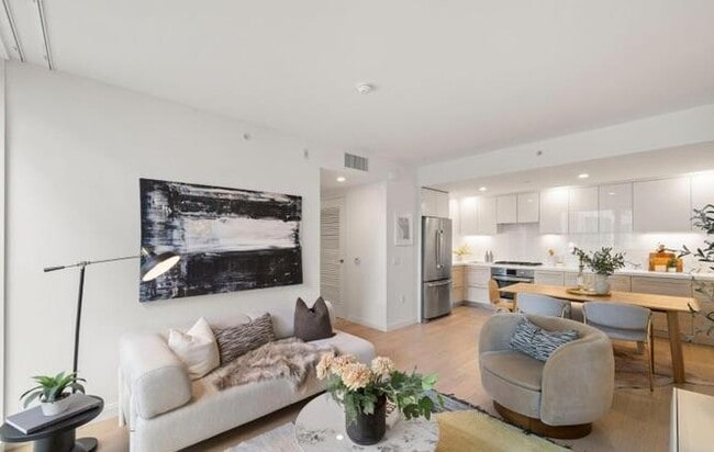 Building Photo - 555 Fulton St