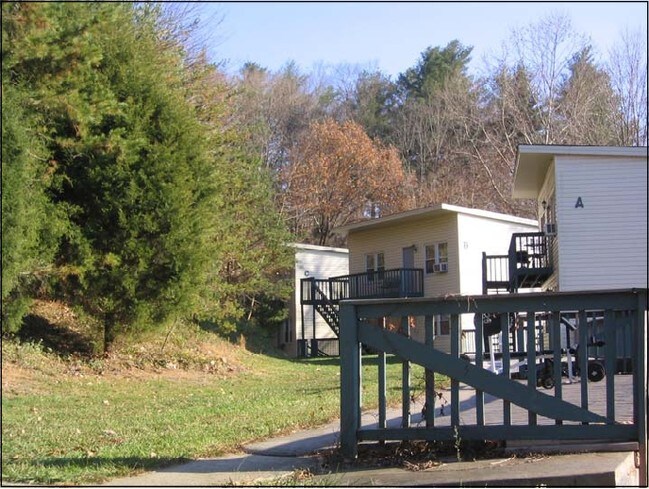 Building Photo - 65-73 Lookout Rd