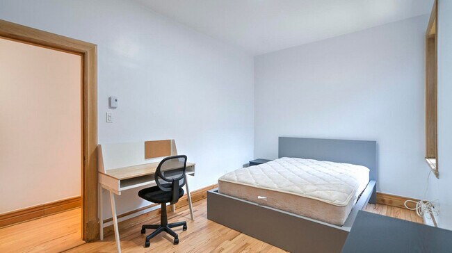 Photo du bâtiment - 4278 Rue Sherbrooke