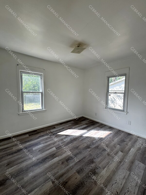 Building Photo - 3214 Herrick St