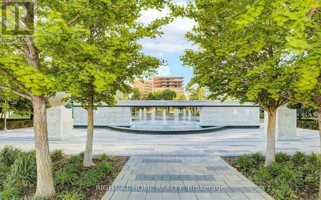 Building Photo - 215 Sherway Gardens Rd