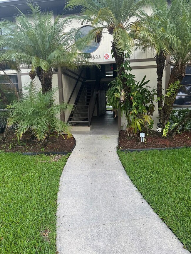 Foto del edificio - 9620 W McNab Rd