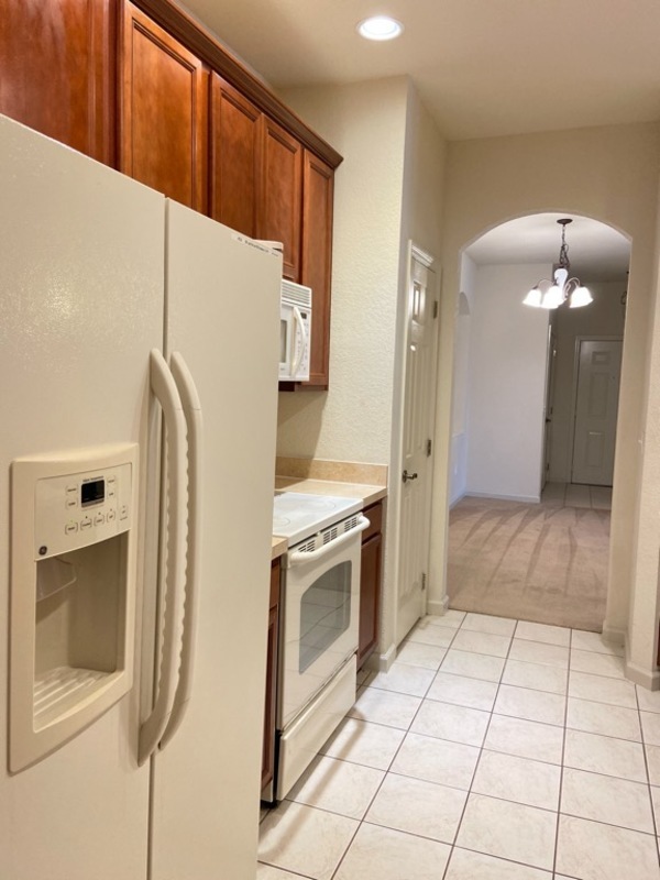 Foto del edificio - 3001 Laurel Park Ln