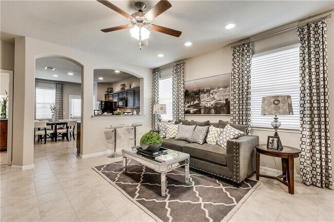 Building Photo - 2880 Donnell Dr